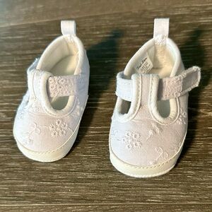Elegant White Baby Shoes
